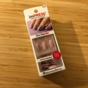 KISS imPRESS Press-On Manicure Set